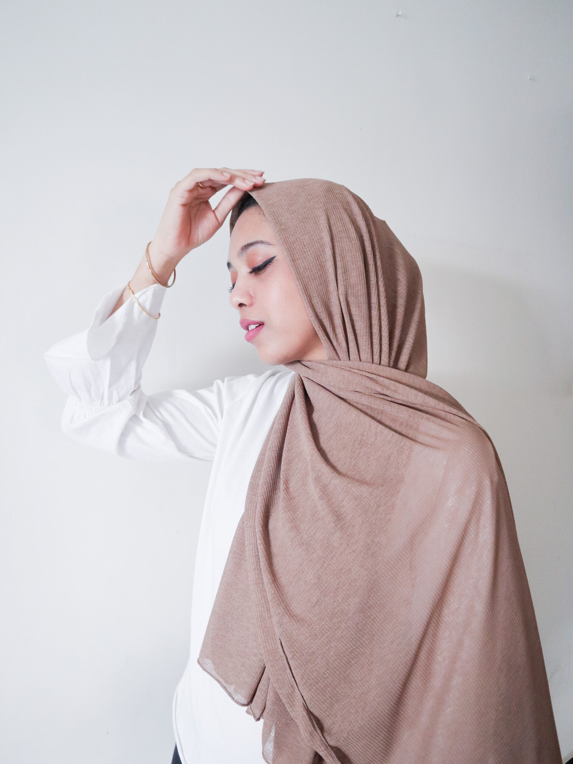 Sand Textured Jersey Hijab - Image 2