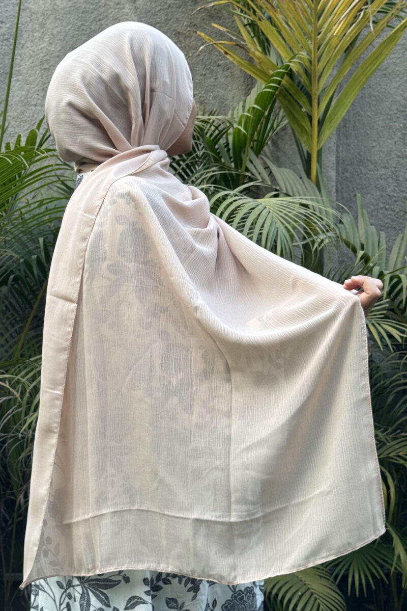 Pale Taupe Textured Cotton Hijab