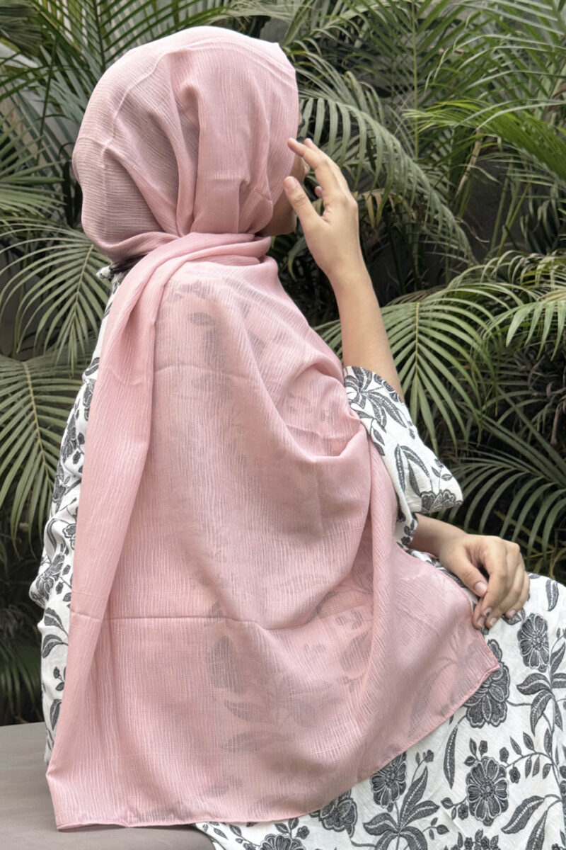 Rouge Textured Cotton Hijab